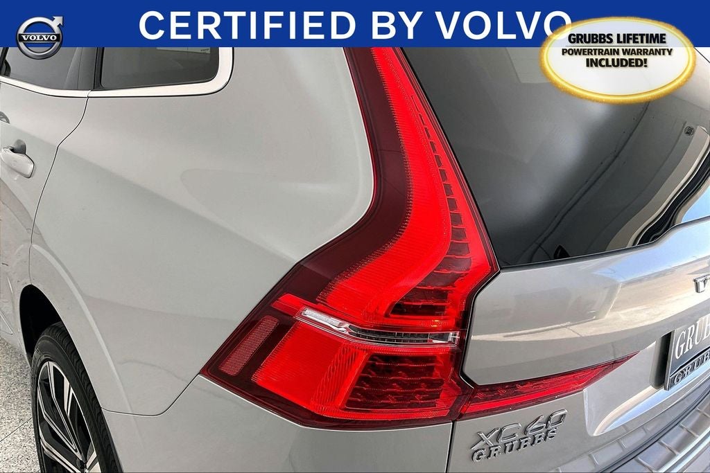 2023 Volvo XC60 B5 Ultimate Bright Theme