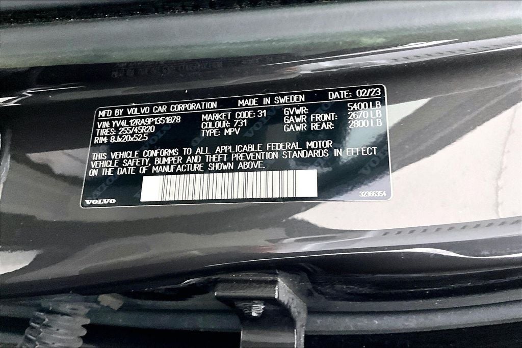 2023 Volvo XC60 B5 Ultimate Bright Theme