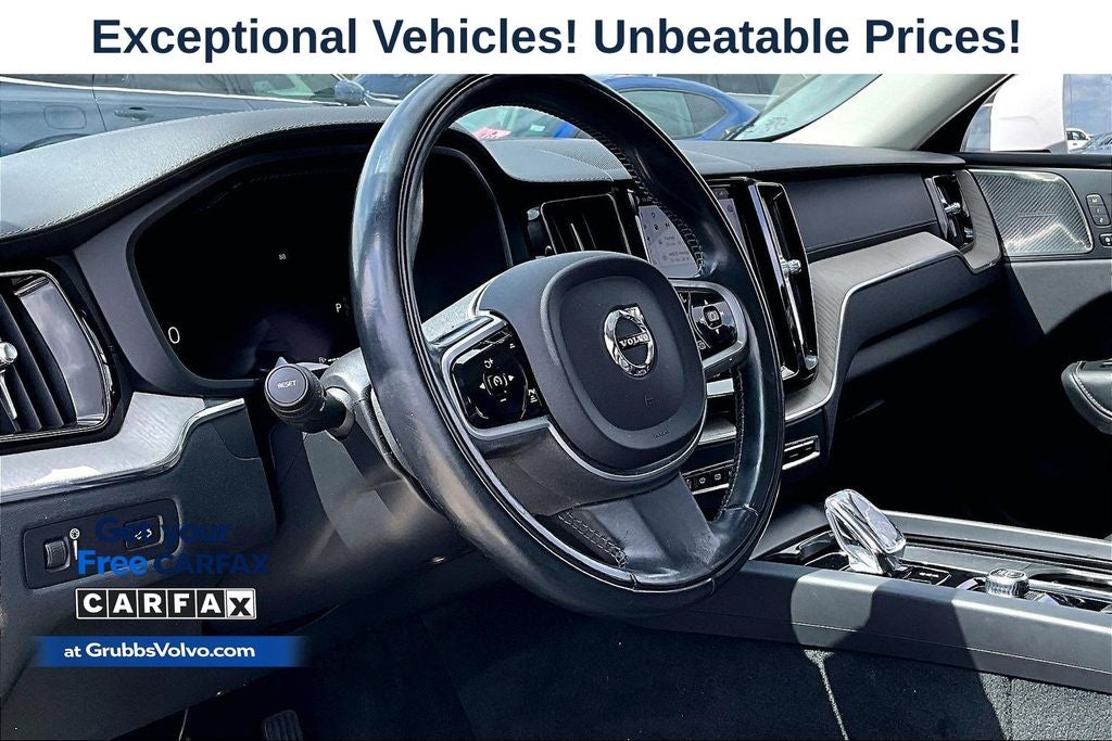 2022 Volvo XC60 B5 Inscription