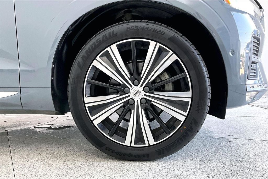 2023 Volvo XC60 B5 Plus Bright Theme