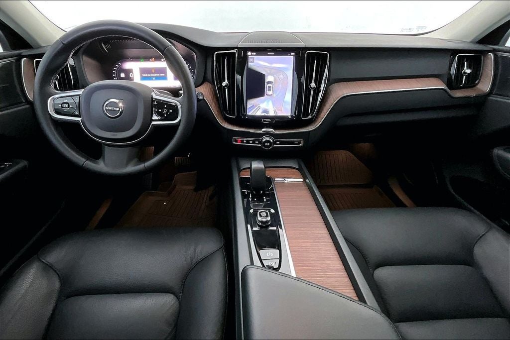 2023 Volvo XC60 B5 Plus Bright Theme