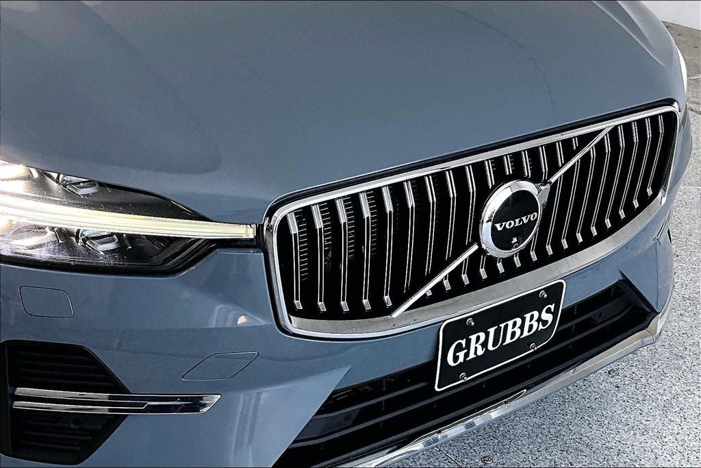2023 Volvo XC60 B5 Plus Bright Theme