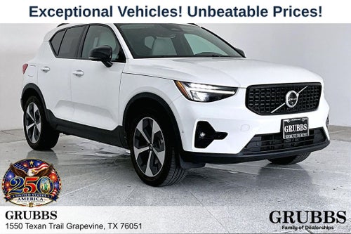 2025 Volvo XC40 B5 Plus Dark Theme