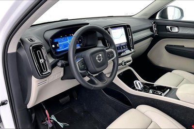 2025 Volvo XC40 B5 Plus Dark Theme