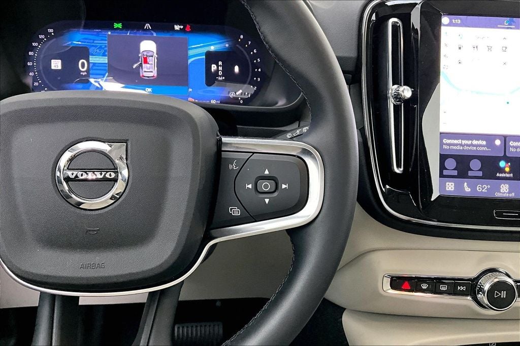 2025 Volvo XC40 B5 Plus Dark Theme