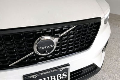 2025 Volvo XC40 B5 Plus Dark Theme