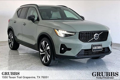 2024 Volvo XC40 B5 Plus Dark Theme