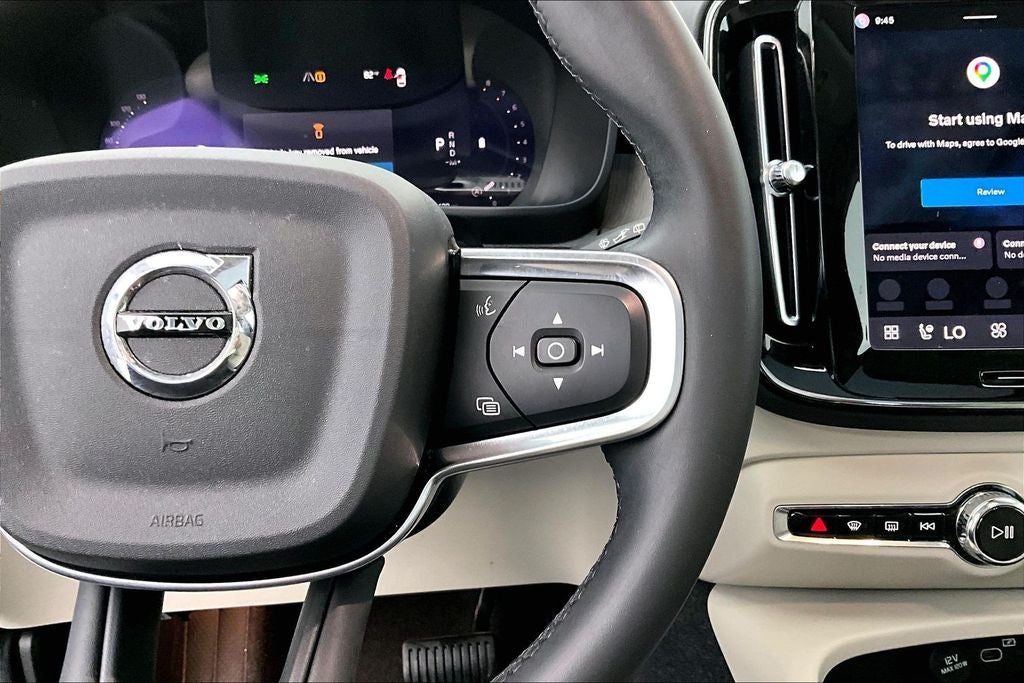 2024 Volvo XC40 B5 Plus Dark Theme