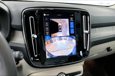 2024 Volvo XC40 B5 Plus Dark Theme