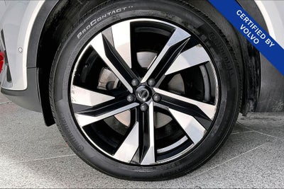 2023 Volvo XC40 B5 Plus Bright Theme