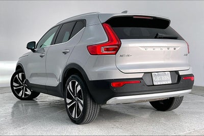 2023 Volvo XC40 B5 Plus Bright Theme