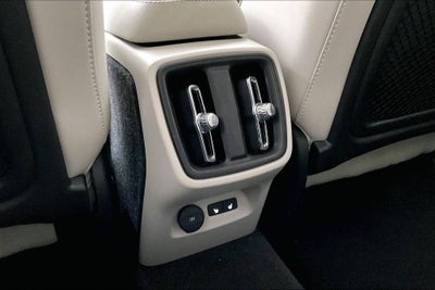 2023 Volvo XC40 B5 Plus Bright Theme