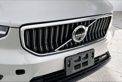 2023 Volvo XC40 B5 Plus Bright Theme
