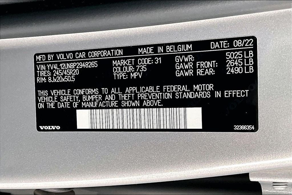 2023 Volvo XC40 B5 Plus Bright Theme