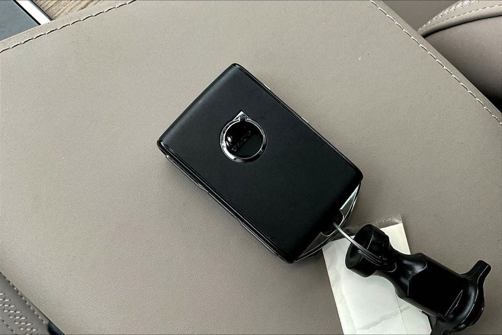 2026 Volvo XC60 B5 Plus