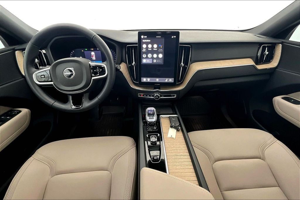 2026 Volvo XC60 B5 Plus