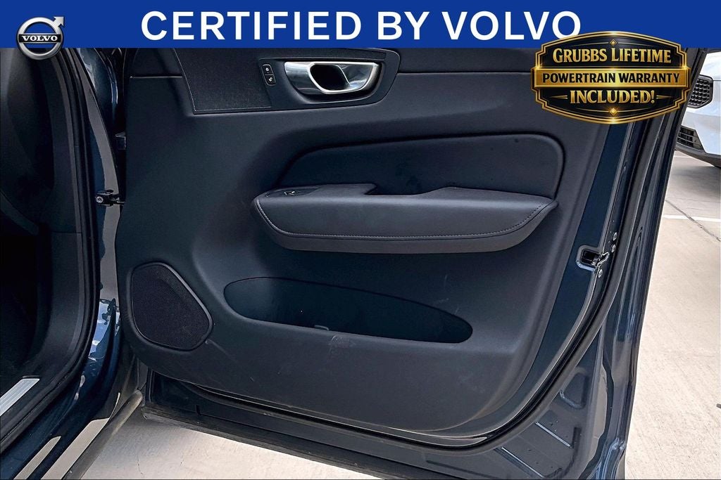 2025 Volvo XC60 B5 Plus