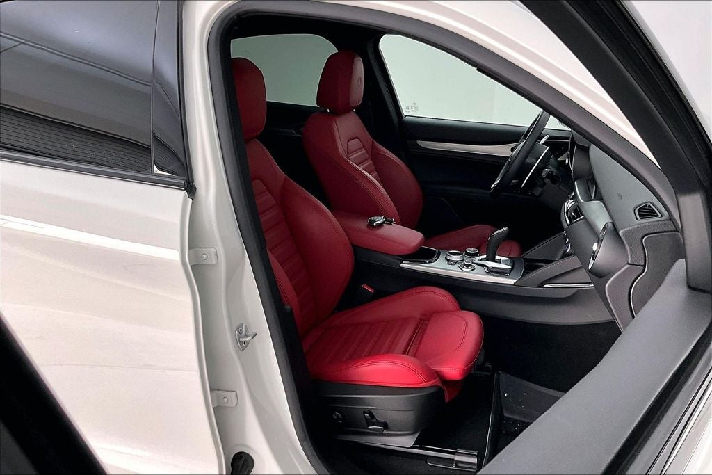 2025 Alfa Romeo Stelvio Veloce