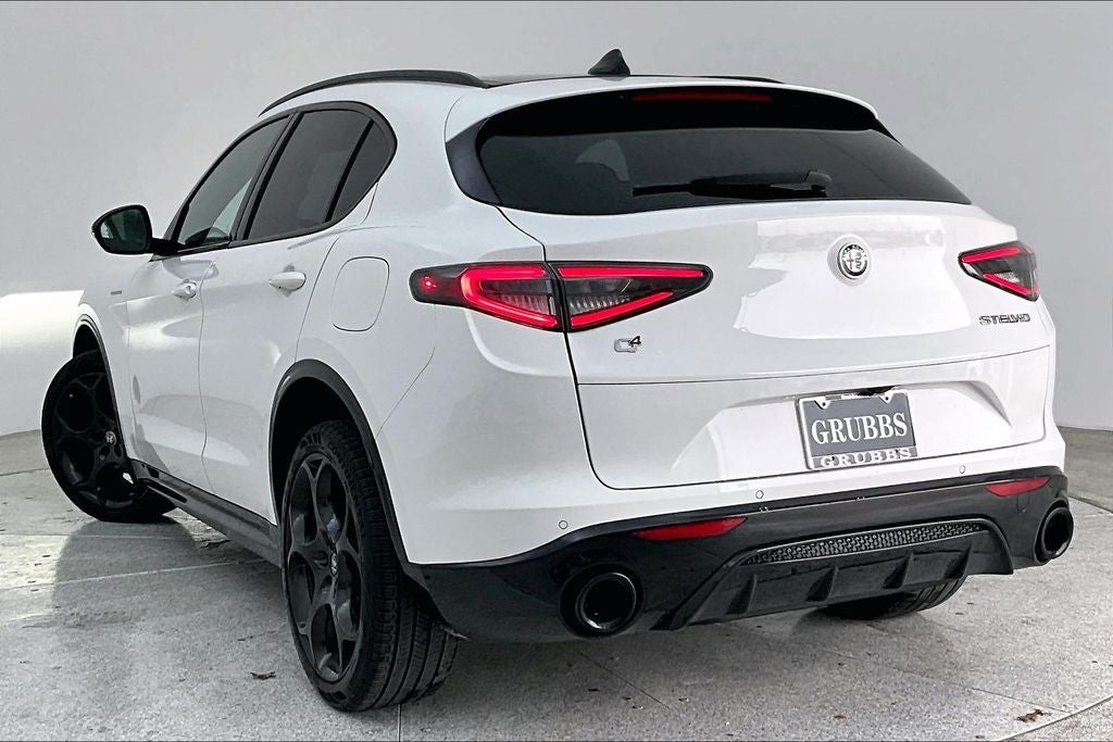 2025 Alfa Romeo Stelvio Veloce