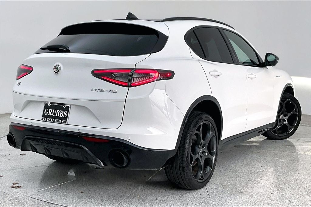 2025 Alfa Romeo Stelvio Veloce