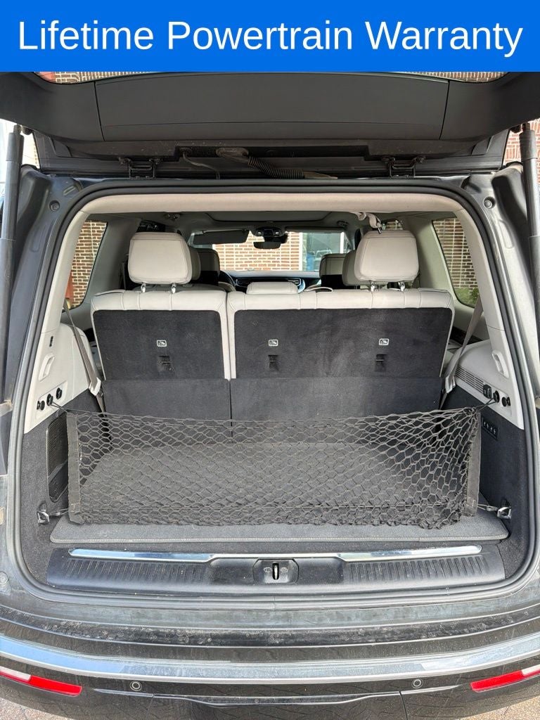 2023 Jeep Grand Wagoneer Base