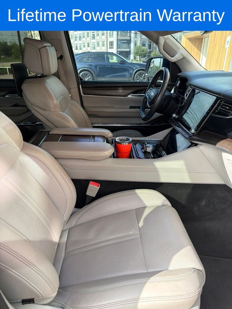 2023 Jeep Grand Wagoneer Base