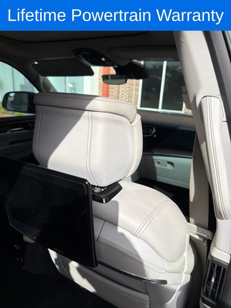 2023 Jeep Grand Wagoneer Base