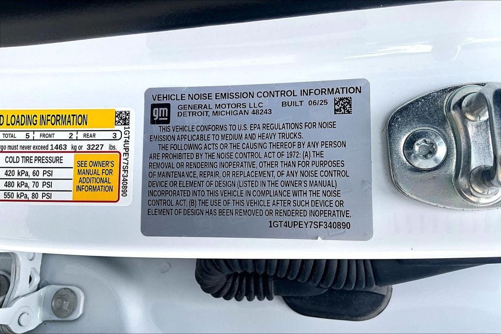 2025 GMC Sierra 2500HD AT4