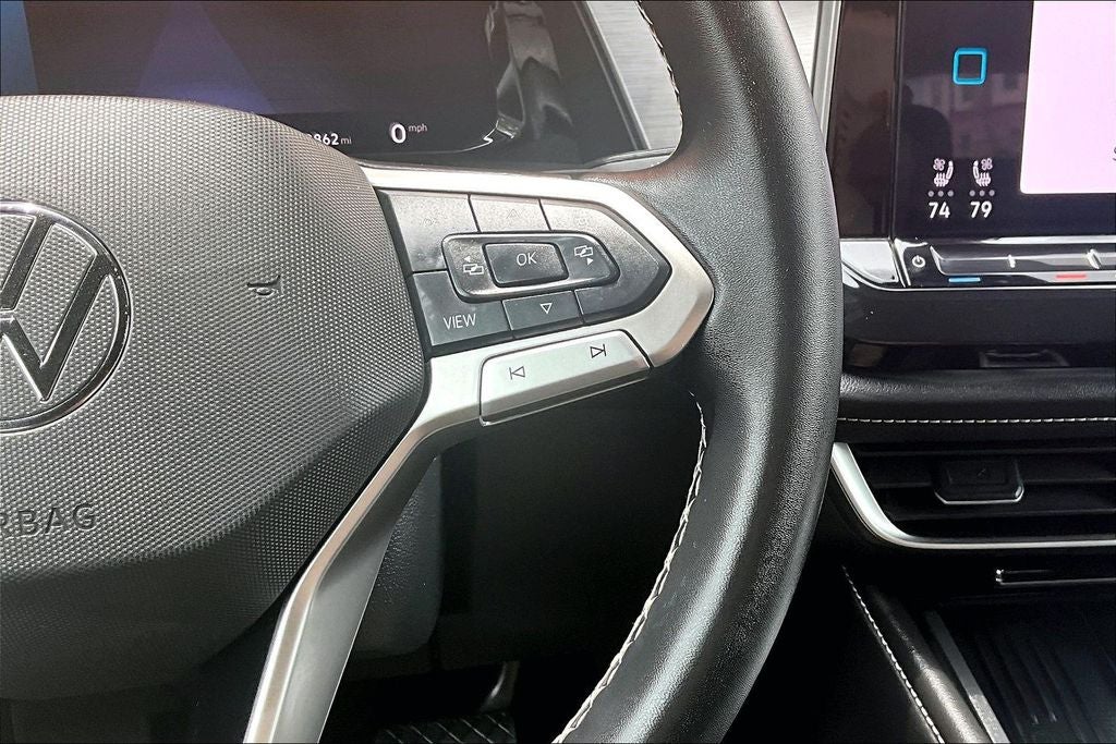 2025 Volkswagen Atlas Cross Sport 2.0T SE w/Technology