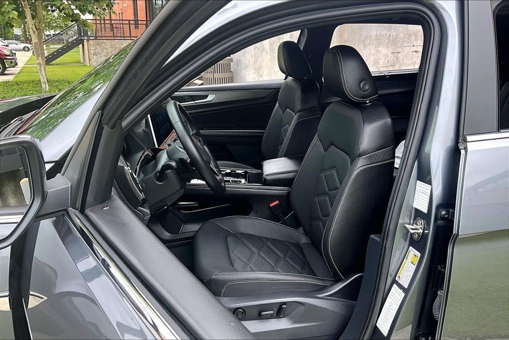 2025 Volkswagen Atlas Cross Sport 2.0T SE w/Technology