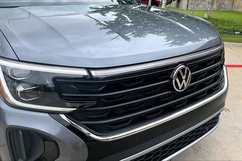 2025 Volkswagen Atlas Cross Sport 2.0T SE w/Technology