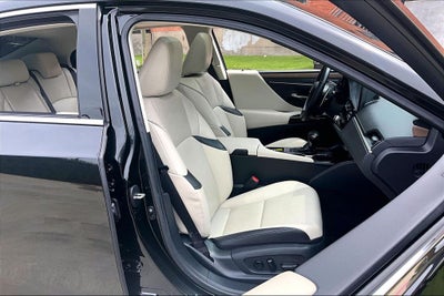 2025 Lexus ES 300h