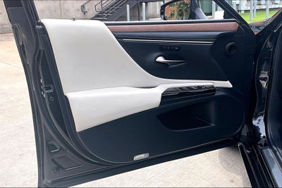 2025 Lexus ES 300h