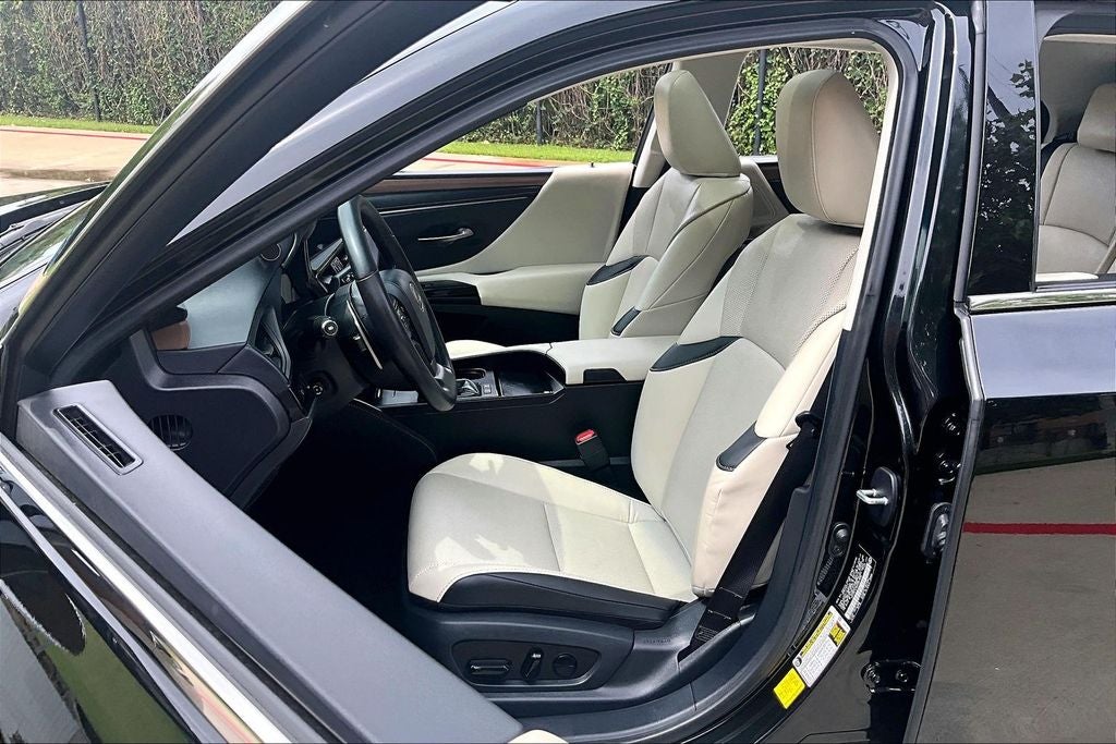 2025 Lexus ES 300h