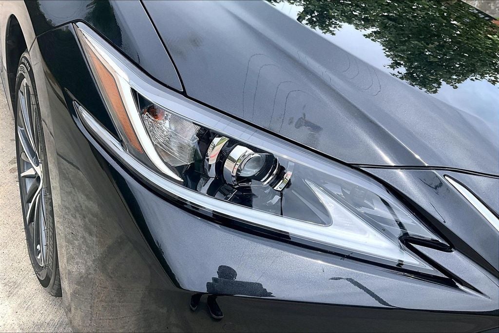 2025 Lexus ES 300h