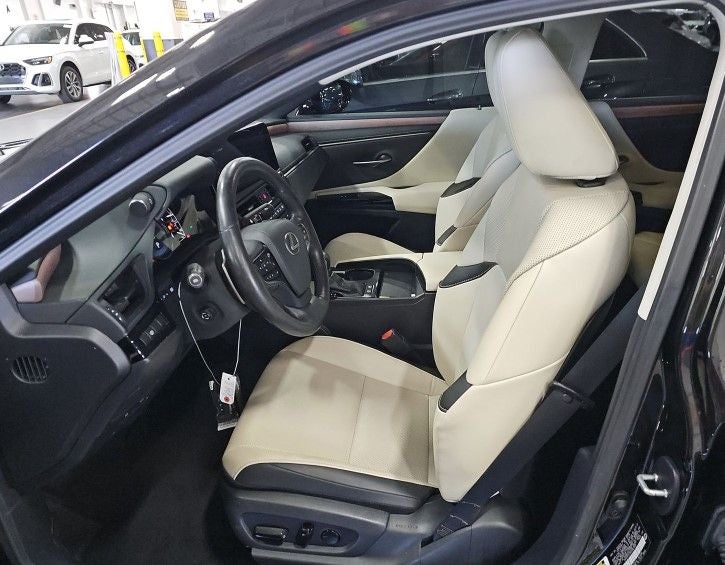 2025 Lexus ES 300h
