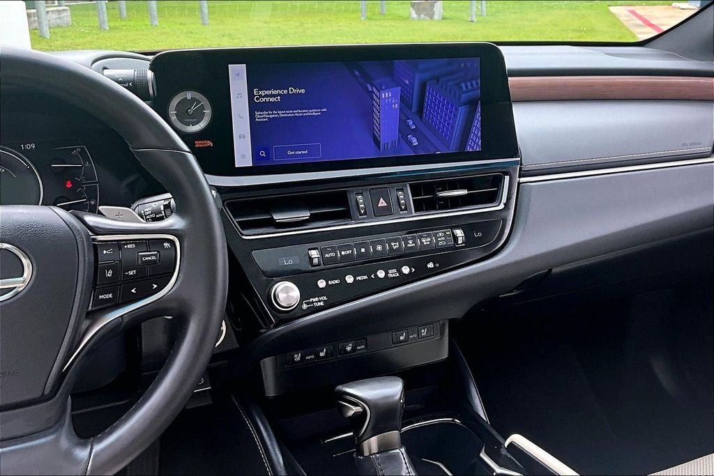 2025 Lexus ES 300h