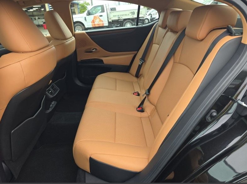 2025 Lexus ES 350