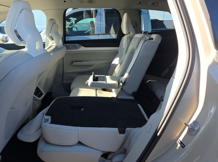2025 Volvo EX90 Twin Motor Performance Ultra 7-Seater