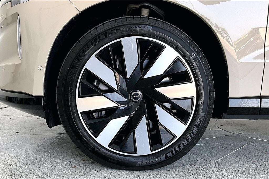 2025 Volvo EX90 Twin Motor Plus 6-Seater