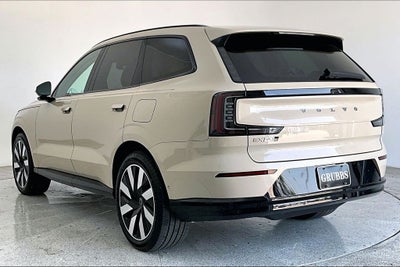 2025 Volvo EX90 Twin Motor Plus 6-Seater