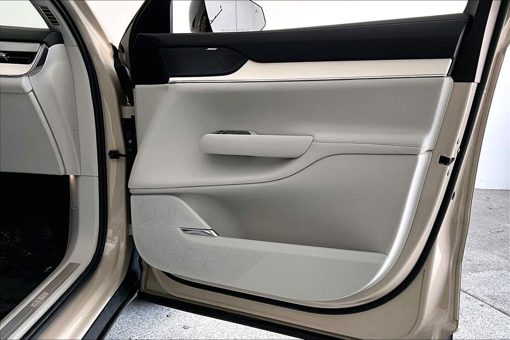2025 Volvo EX90 Twin Motor Plus 6-Seater