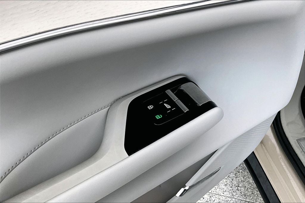 2025 Volvo EX90 Twin Motor Plus 6-Seater