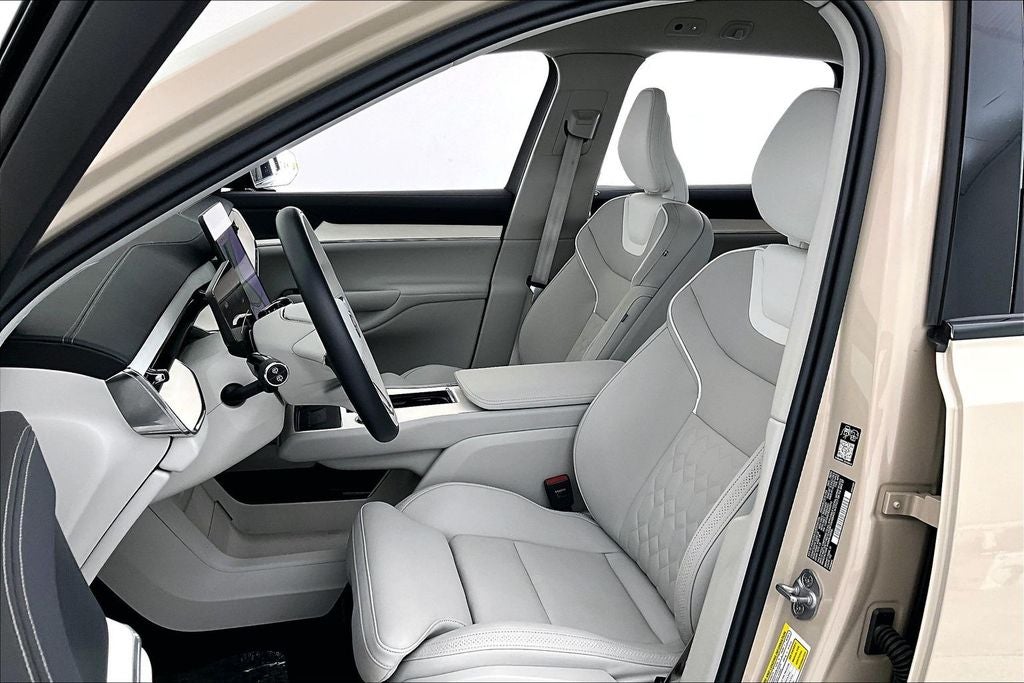 2025 Volvo EX90 Twin Motor Plus 6-Seater