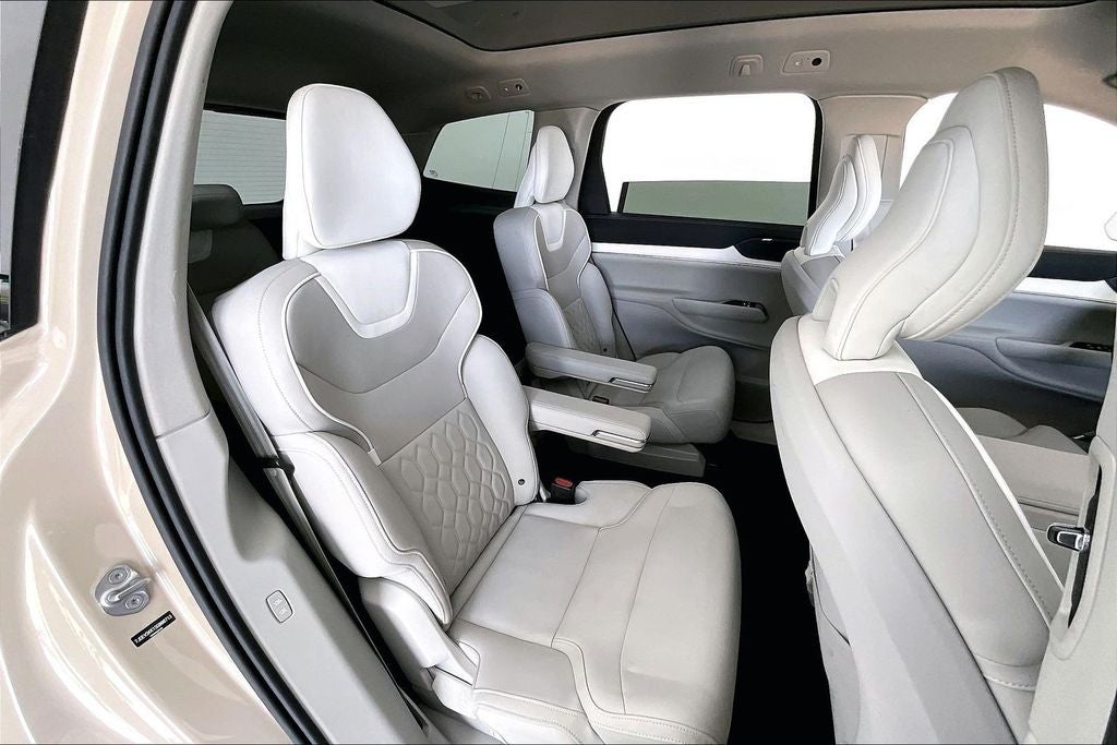 2025 Volvo EX90 Twin Motor Plus 6-Seater