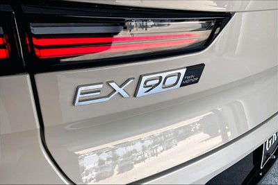 2025 Volvo EX90 Twin Motor Plus 6-Seater