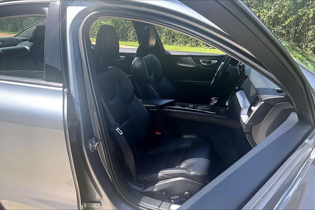 2020 Volvo S60 T5 Momentum