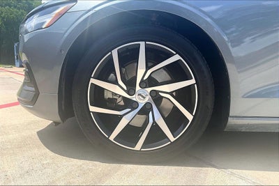 2020 Volvo S60 T5 Momentum