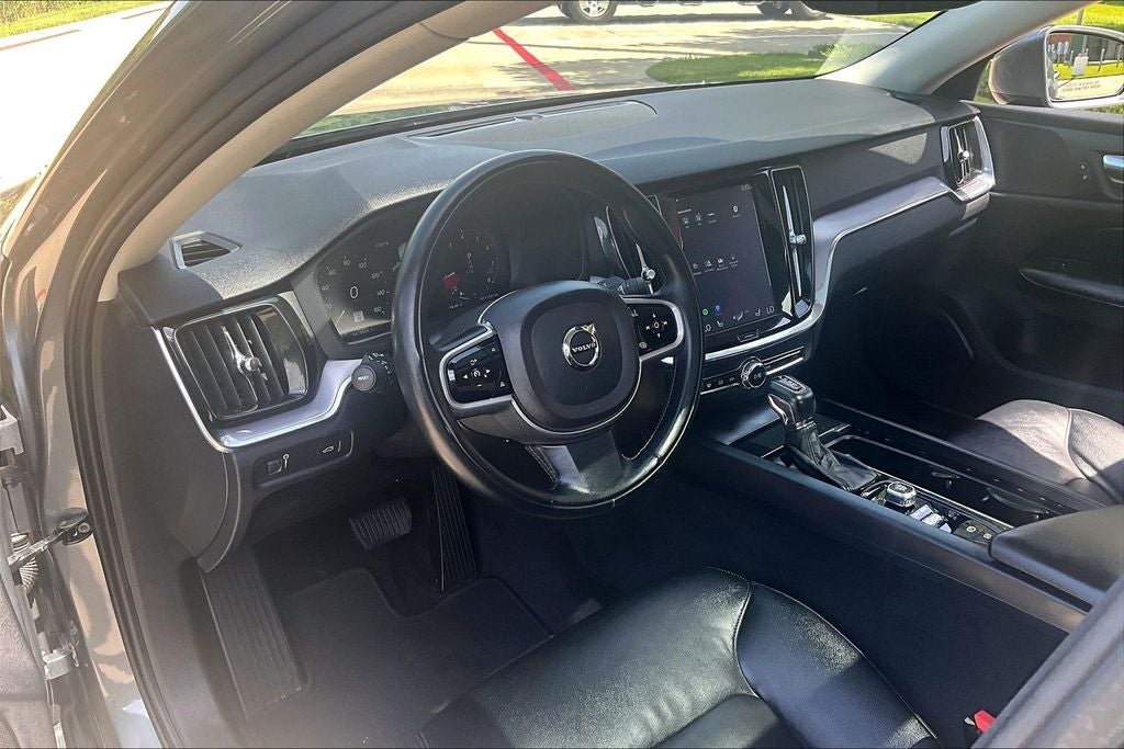 2020 Volvo S60 T5 Momentum