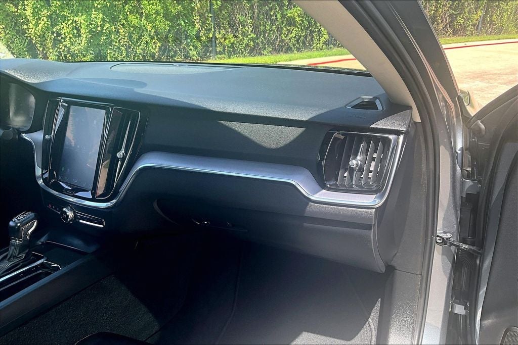 2020 Volvo S60 T5 Momentum